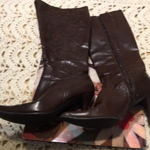 👢 thigh hi Brown 71/2” boots.
